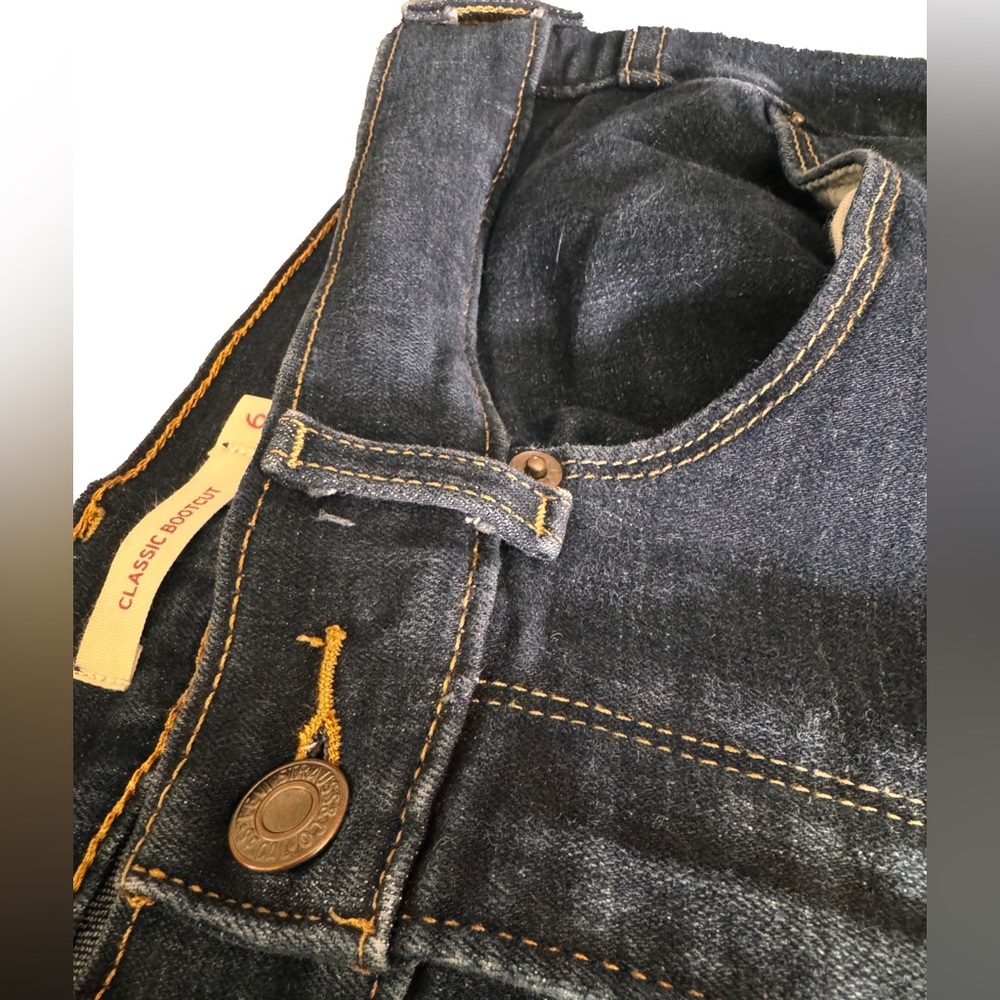NEW Levi Strauss Blue Denim Jeans Size 6S W28 L30. Original Boot Cut. Worn Once.
